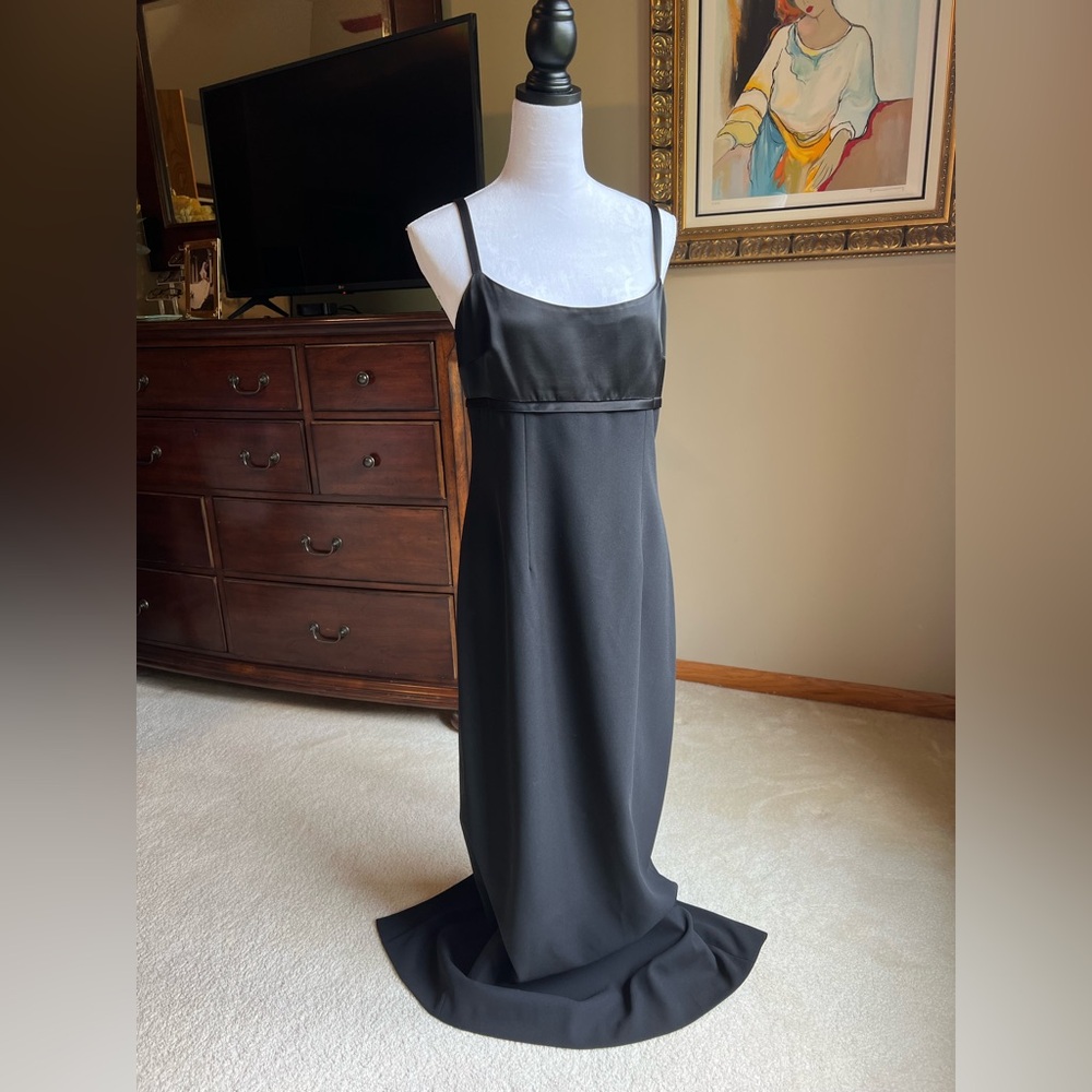Laundry by Shelli Segal Elegant Black Gown